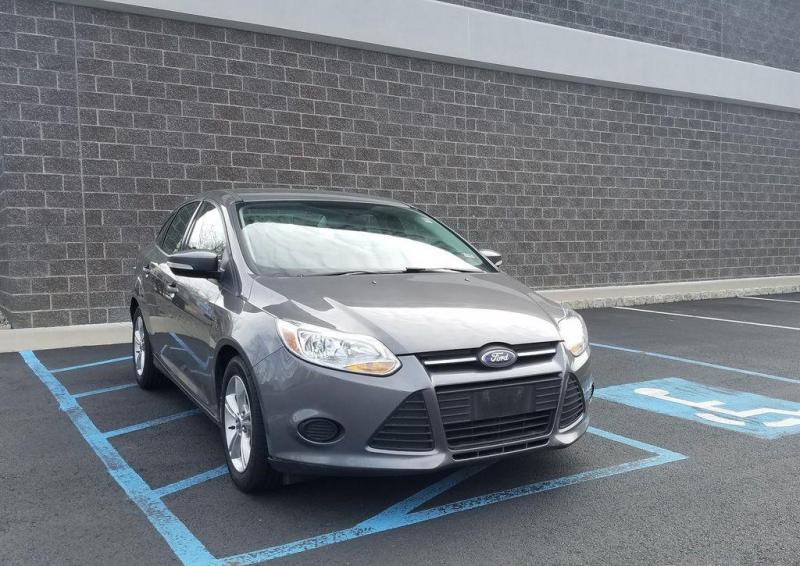 2014 Ford Focus SE 4-door Sedan 2014 Ford Focus SE 4-door Sedan