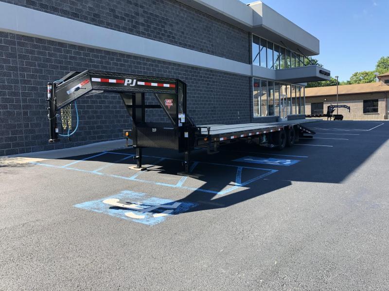 2020 PJ Trailers LY322 32' Hydraulic Dove Tail Equipment Trailer 2020 PJ Trailers LY322 32' Hydraulic Dove Tail Equipment Trailer