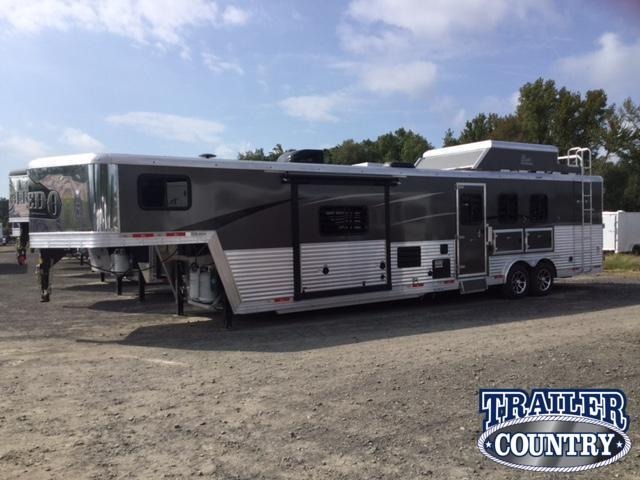***MANAGER'S SPECIAL***2018 Bison 8315 LAREDO Horse Trailer with Living Quarters ***MANAGER'S SPECIAL***2018 Bison 8315 LAREDO Horse Trailer with Living Quarters