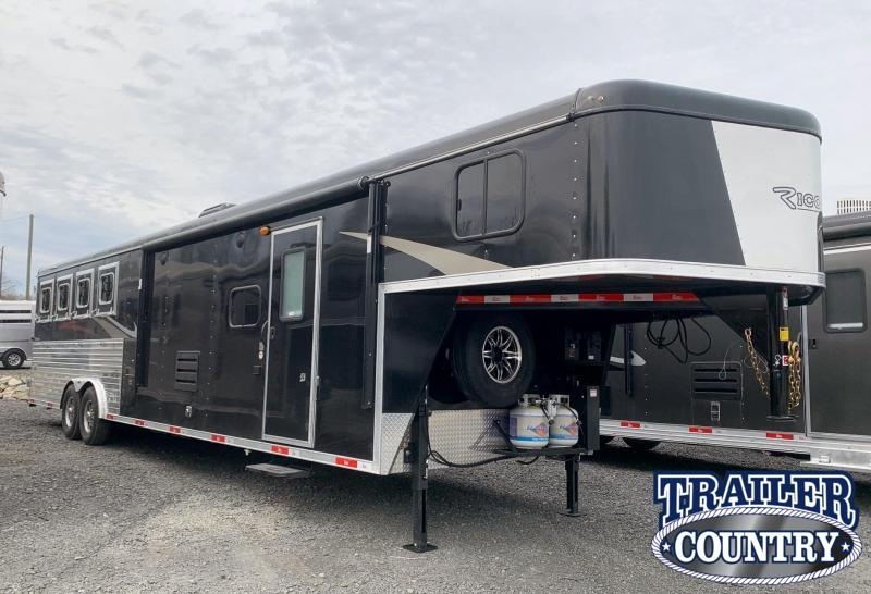 2021 Bison Trailers 8413B Ricochet 4 Horse Living Quarters Trailer with Slide 2021 Bison Trailers 8413B Ricochet 4 Horse Living Quarters Trailer with Slide