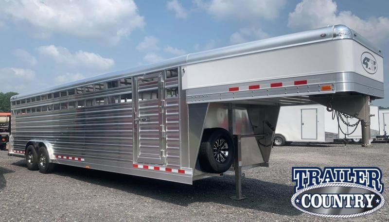 2022 4-Star Trailers Deluxe 28' Livestock Trailer 2022 4-Star Trailers Deluxe 28' Livestock Trailer