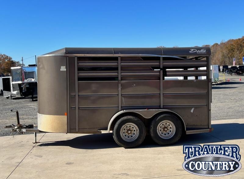 2016 Delta Manufacturing 2 Horse Livestock Trailer 2016 Delta Manufacturing 2 Horse Livestock Trailer