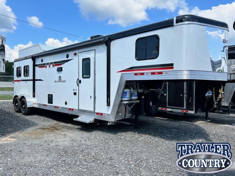 2023 Bison Trailers Silverado 8409B 4 Horse Living Quarters Horse