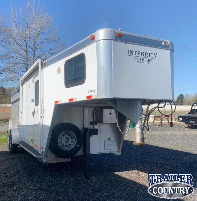 2005 Integrity Trailers 3 Horse Living Quarters Horse Trailer 2005 Integrity Trailers 3 Horse Living Quarters Horse Trailer