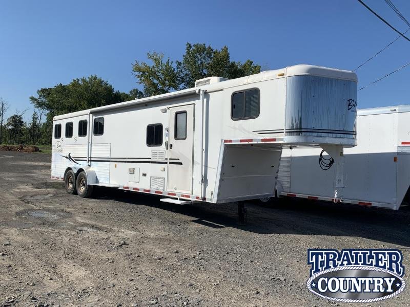 2005 Bison Trailers Stratus Horse Trailer 4 Horse with Living Quarters 2005 Bison Trailers Stratus Horse Trailer 4 Horse with Living Quarters