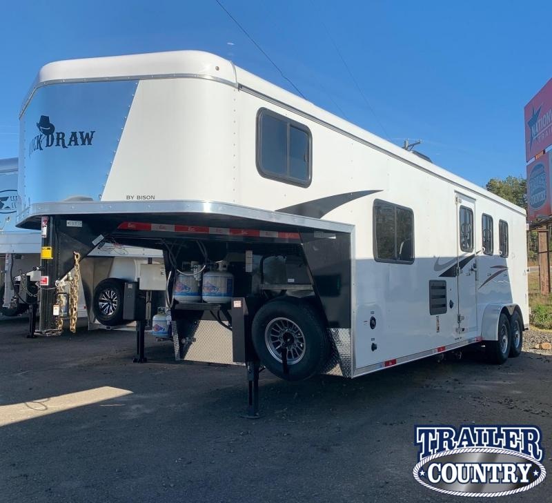2021 Bison Trailers Quickdraw 3 Horse Trailer with Living Quarters 2021 Bison Trailers Quickdraw 3 Horse Trailer with Living Quarters