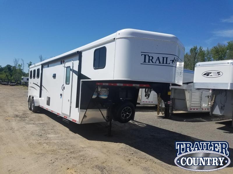 2020 Bison 7311 Trail Hand Horse Trailer with Living Quarters 2020 Bison 7311 Trail Hand Horse Trailer with Living Quarters