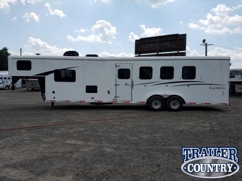 **CLEARANCE** 2019 Bison LIVING QUARTERS 7411 TRAIL HAND Horse Trailer **CLEARANCE** 2019 Bison LIVING QUARTERS 7411 TRAIL HAND Horse Trailer