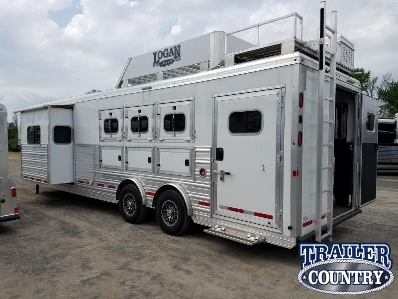 2019 ** CLEARANCE ** HORSE TRAILER W/ LIVING QUARTERS 2019 ** CLEARANCE ** HORSE TRAILER W/ LIVING QUARTERS