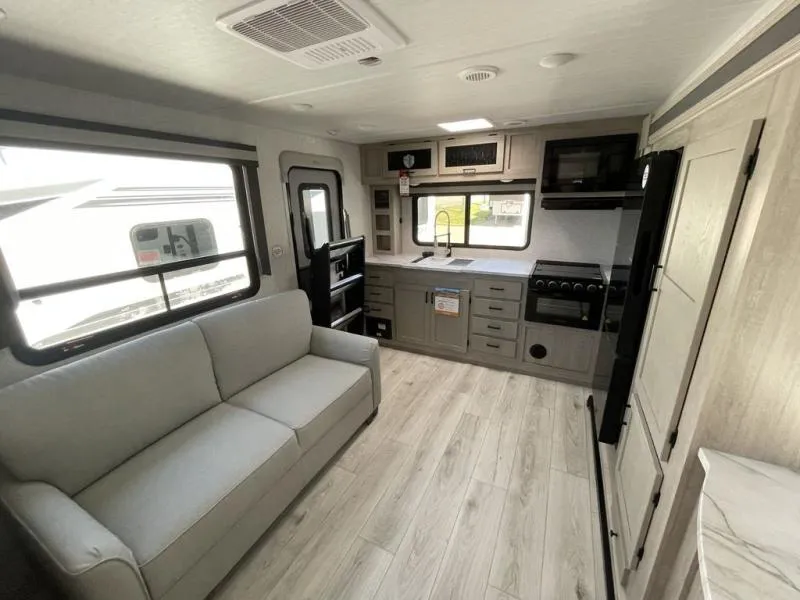 2024 East To West alta 2350krk