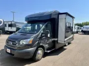 used Camper / RV Winnebago  for sale, in Summerside, PE Thumbnail 3