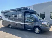 used Camper / RV Winnebago  for sale, in Summerside, PE Thumbnail 2