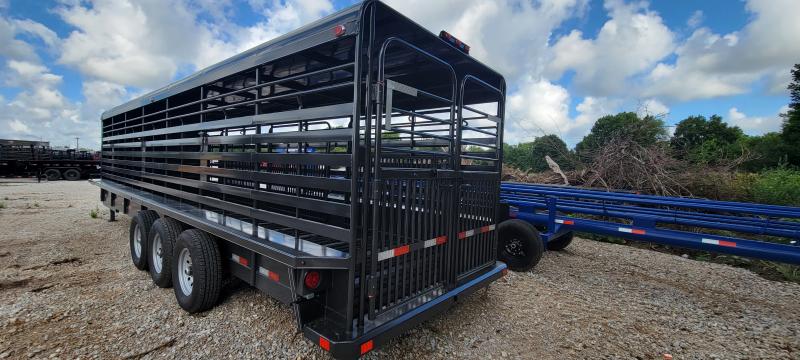 Delco 28' x 6'8 Gooseneck Livestock Trailer Black Powder Coat Metal Top Delco 28' x 6'8 Gooseneck Livestock Trailer Black Powder Coat Metal Top
