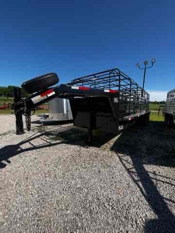 2022 W-W Trailer 24' x 6'8" Roustabout Gooseneck Livestock Trailer 2022 W-W Trailer 24' x 6'8" Roustabout Gooseneck Livestock Trailer