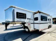 2005 Sundowner Trailers 8011 GRAND SEIRRA  3 HORSE 