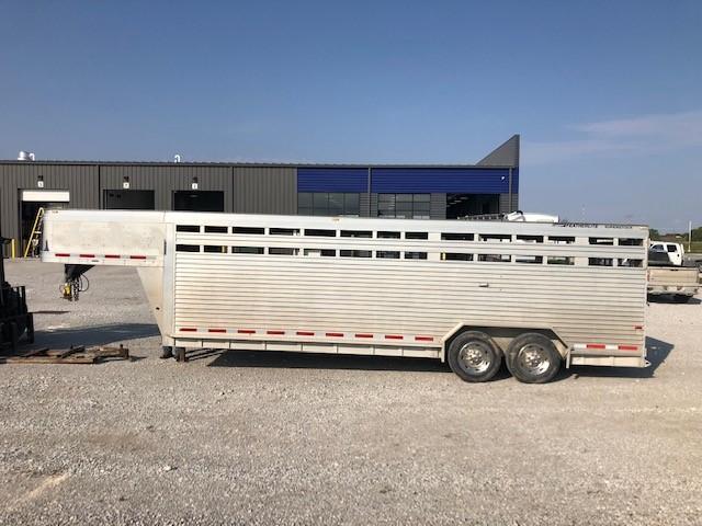 2005 Featherlite 24'x7'6"x6'6" GN 2005 Featherlite 24'x7'6"x6'6" GN