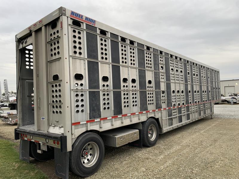 2017 EBY Bull Ride Livestock Semi Trailer 2017 EBY Bull Ride Livestock Semi Trailer