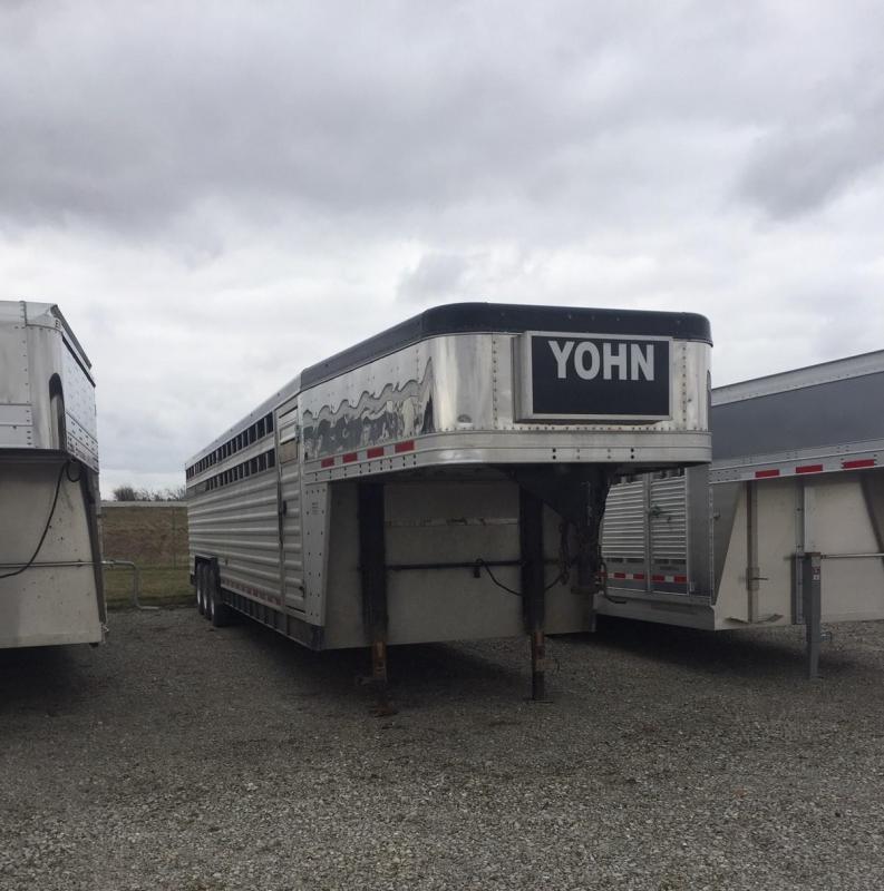 2013 Featherlite LIVESTOCK Livestock Trailer 2013 Featherlite LIVESTOCK Livestock Trailer