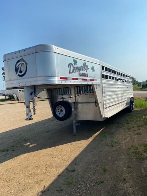 2019 Featherlite 8127-7024 Livestock Trailer 2019 Featherlite 8127-7024 Livestock Trailer