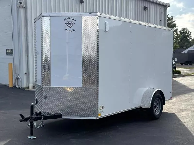 2026 Diamond Cargo 6' x 12' SA V-Nose Enclosed Trailer / 5 Year Warranty