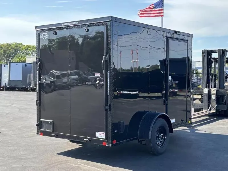 2026 Diamond Cargo 6' x 10' SA V-Nose Enclosed Trailer / 5 Year Warranty