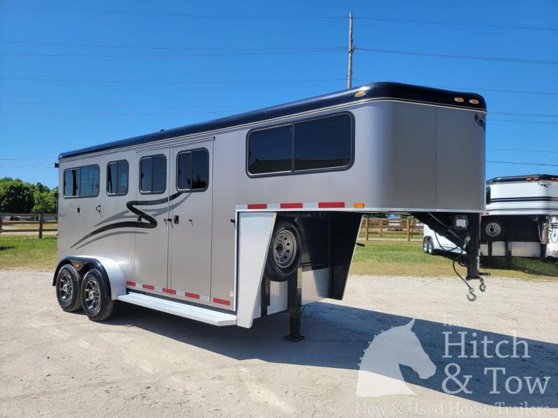 2017 Hawk Trailers Gooseneck Horse Trailer 2017 Hawk Trailers Gooseneck Horse Trailer