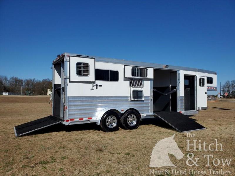 2015 4-Star Trailers Runabout Horse Trailer 2015 4-Star Trailers Runabout Horse Trailer