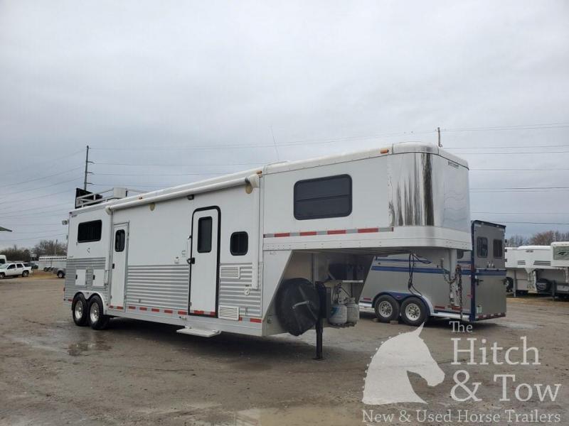 2011 Shetron Manufacturing LLC Silverbrook II Horse Trailer 2011 Shetron Manufacturing LLC Silverbrook II Horse Trailer