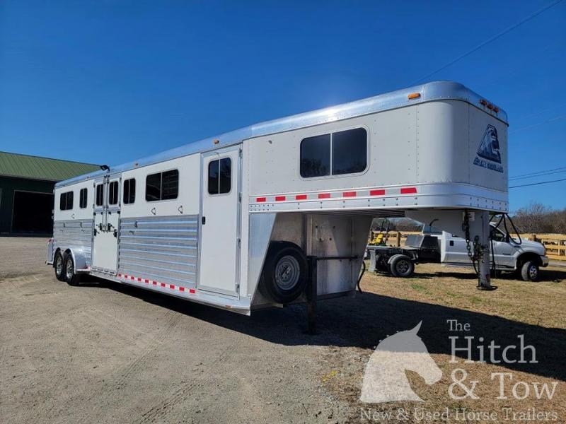 2012 Elite Trailers 4 Horse Head to Head Horse Trailer 2012 Elite Trailers 4 Horse Head to Head Horse Trailer