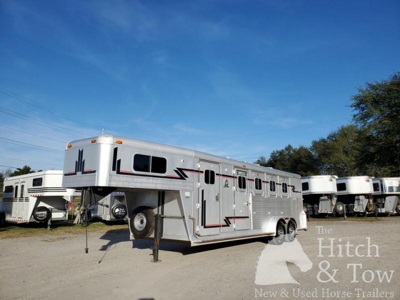 1993 4-Star Trailers Deluxe Horse Trailer 1993 4-Star Trailers Deluxe Horse Trailer