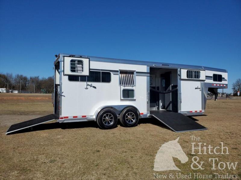 2021 4-Star Trailers Runabout Horse Trailer 2021 4-Star Trailers Runabout Horse Trailer