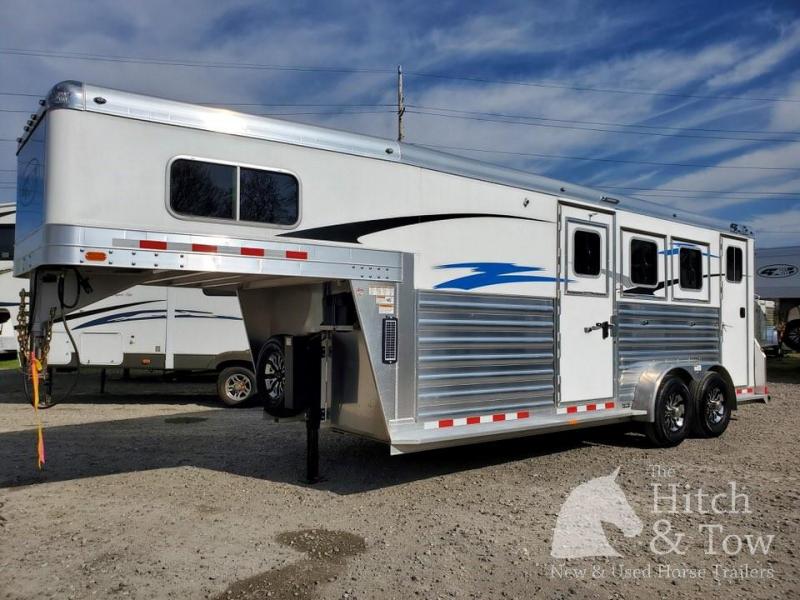 2020 4-Star Trailers Deluxe Horse Trailer 2020 4-Star Trailers Deluxe Horse Trailer