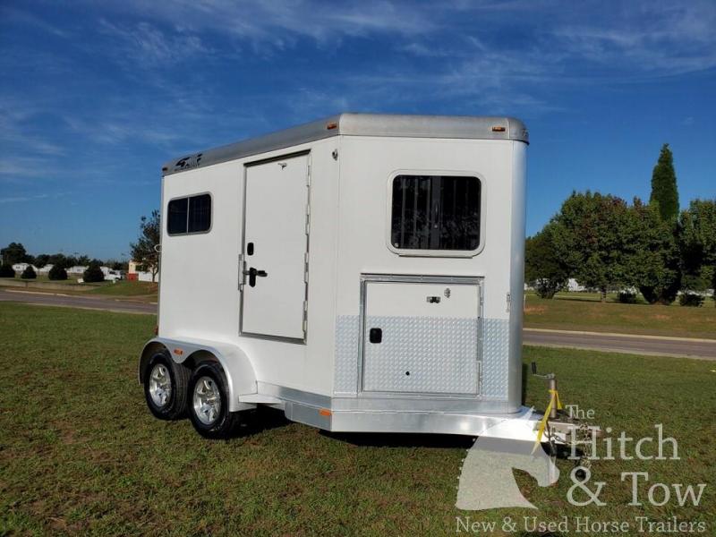2016 4-Star Trailers Runabout Horse Trailer 2016 4-Star Trailers Runabout Horse Trailer