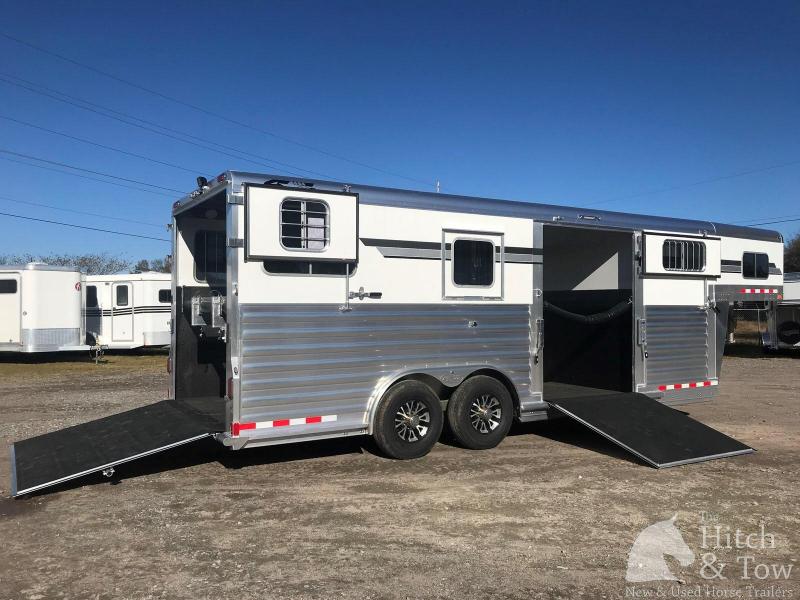 2020 4-Star Trailers Deluxe Horse Trailer 2020 4-Star Trailers Deluxe Horse Trailer