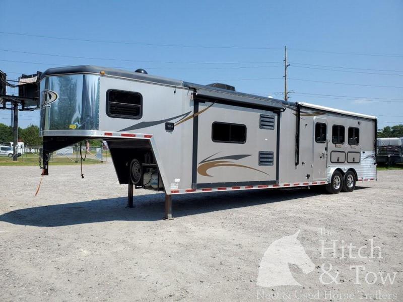 2013 Hoosier Horse Trailers Maverick Horse Trailer 2013 Hoosier Horse Trailers Maverick Horse Trailer