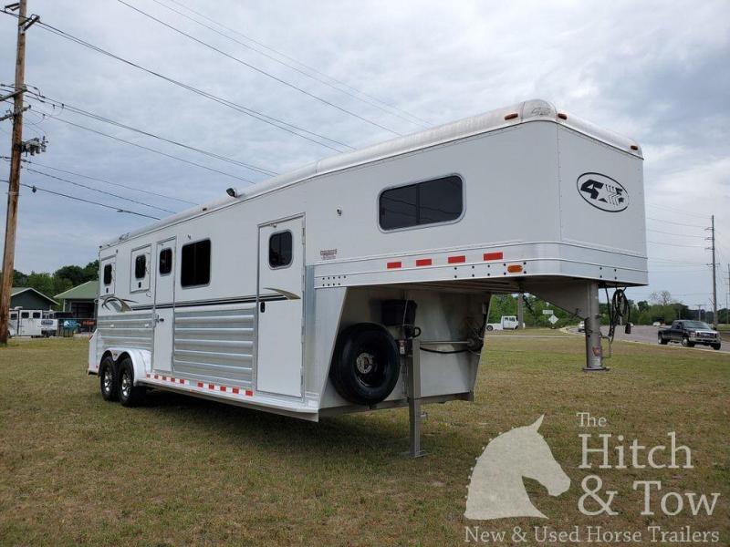 2007 4-Star Trailers Deluxe Horse Trailer 2007 4-Star Trailers Deluxe Horse Trailer
