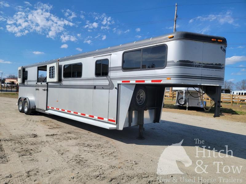 2004 Hawk Trailers Head to Head Horse Trailer 2004 Hawk Trailers Head to Head Horse Trailer