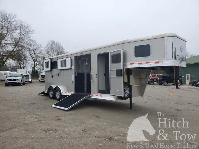 2016 Kiefer Built Kiefer Horse Trailer 2016 Kiefer Built Kiefer Horse Trailer