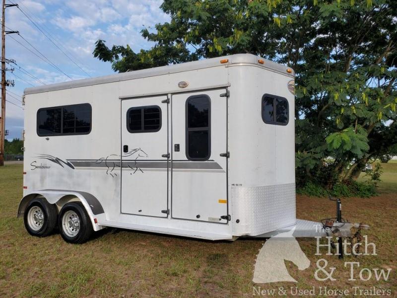 2002 Sundowner Trailers ValueLite Horse Trailer 2002 Sundowner Trailers ValueLite Horse Trailer