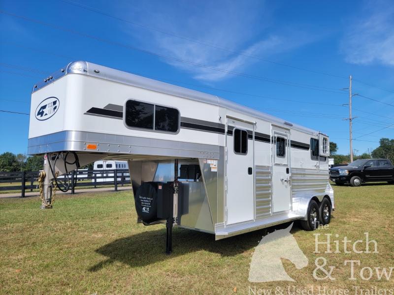 2023 4-Star Trailers Deluxe Horse Trailer 2023 4-Star Trailers Deluxe Horse Trailer