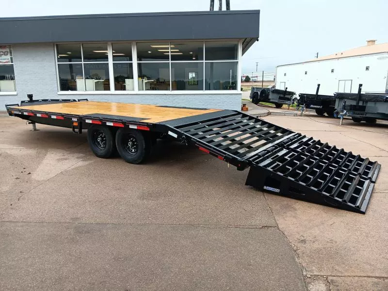 2025 22' Diamond C DEC207 Deckover Trailer