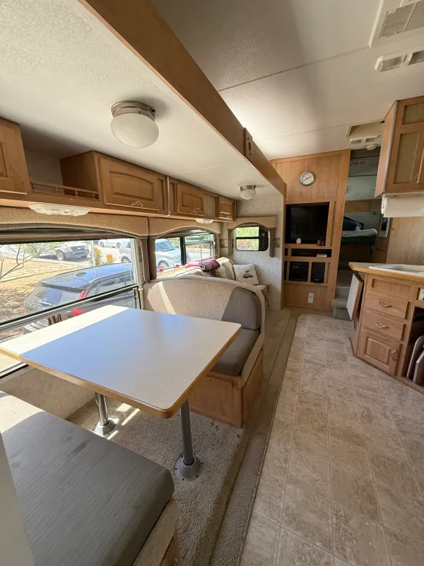 used Travel Trailers Thor Jazz for sale, in Oak View, CA Thumbnail 4