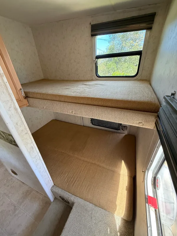 used Travel Trailers Thor Jazz for sale, in Oak View, CA Thumbnail 7