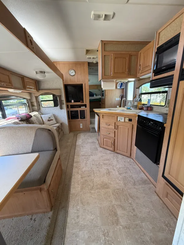used Travel Trailers Thor Jazz for sale, in Oak View, CA Thumbnail 3