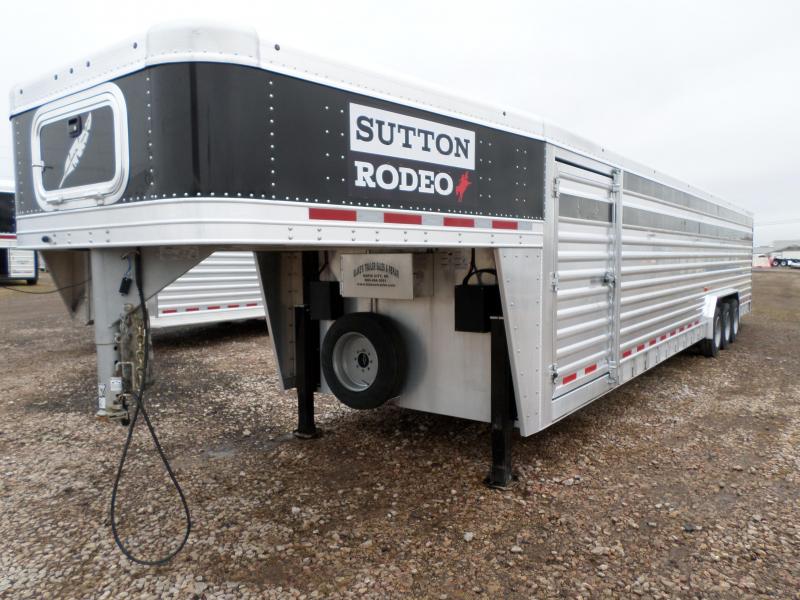 2015 Featherlite 8127-8036 Livestock Trailer 2015 Featherlite 8127-8036 Livestock Trailer