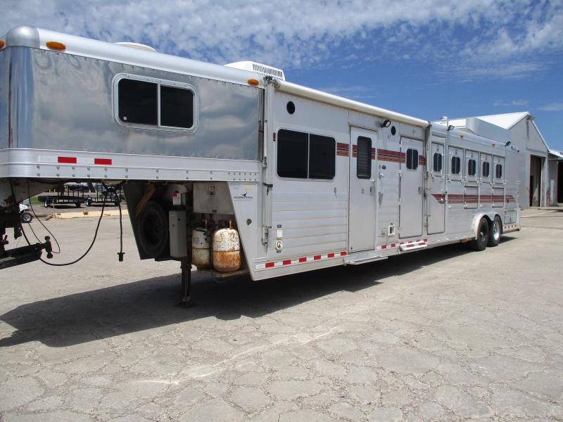 2001 4-Star Trailers 5 Horse Horse Trailer 2001 4-Star Trailers 5 Horse Horse Trailer