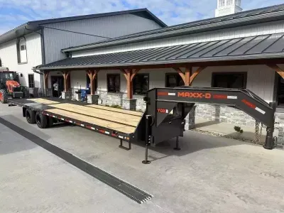 2027 MAXX-D 102x40' Gooseneck Hydraulic Dovetail Deckover 30000# GVW YDB10240-30