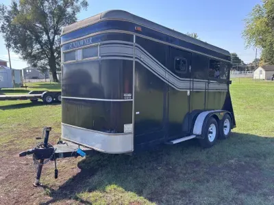 1991 Sundowner Trailers 6x14 Dressing Room 2 Horse Straight Load