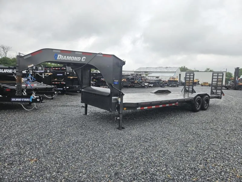 2025 Diamond C Trailer MFG. 102 X 26 EXTENDED GN STAND UP RAMPS