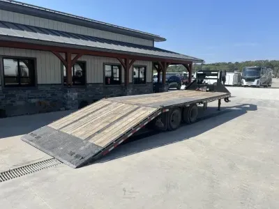 2023 Iron Bull 102X28 22,000 GVW Gooseneck * HYDRAULIC DOVETAIL * WINCH *